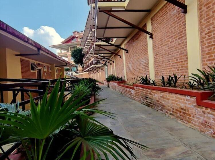 هتل Himalaya Drishya Resort