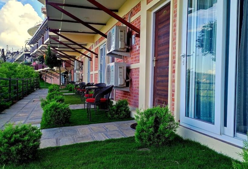 هتل Himalaya Drishya Resort