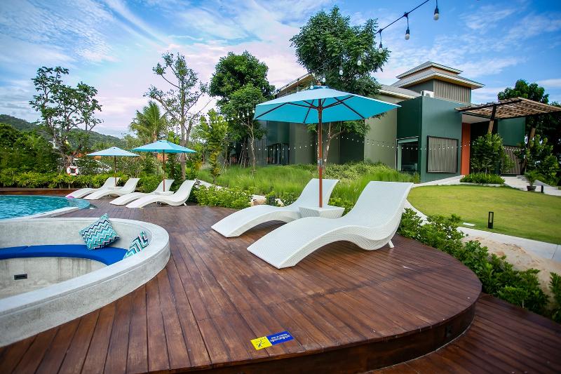 هتل Phukalini Luxury Pool Villa & Onsen Sha Plus Certified