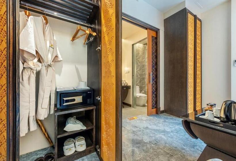 هتل Phukalini Luxury Pool Villa & Onsen Sha Plus Certified