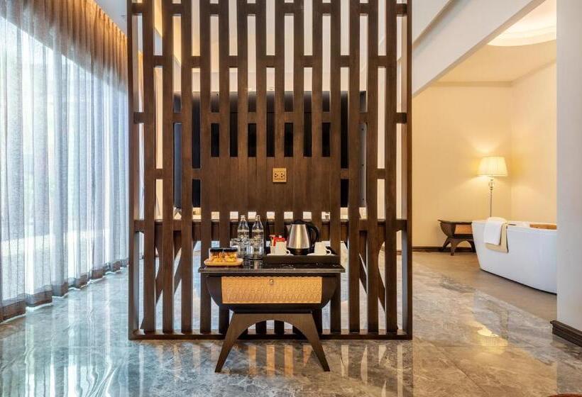 هتل Phukalini Luxury Pool Villa & Onsen Sha Plus Certified