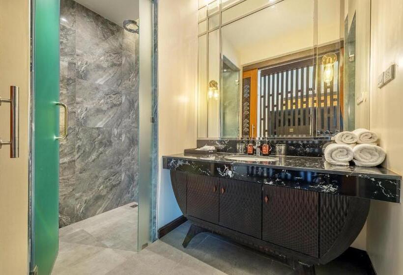 هتل Phukalini Luxury Pool Villa & Onsen Sha Plus Certified