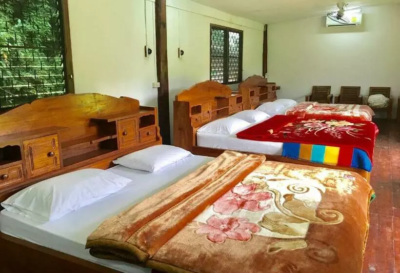 هتل The Creek Garden Resort Huainamrin เดอะ ครีก การ์เด้น รีสอร์ท ห้วยน้าริน