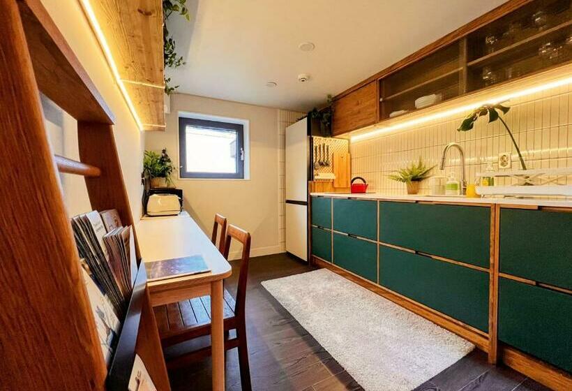 Пансион Hhzib, Homestay On A Hill In The Heart Of Seoul Best Seoul Stay 2024 By Seoul