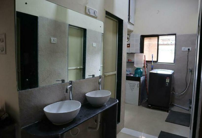 호스텔 New India Dormitory