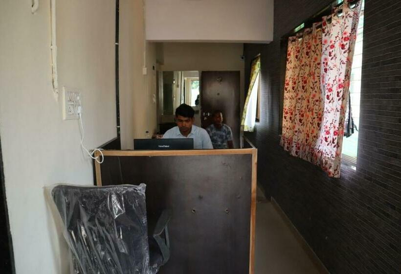 호스텔 New India Dormitory