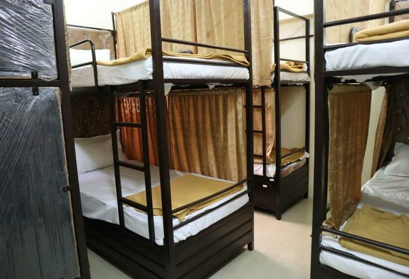 호스텔 New India Dormitory