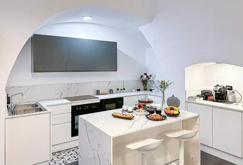 Aamiaismajoitus (B&B) Marbel Suite