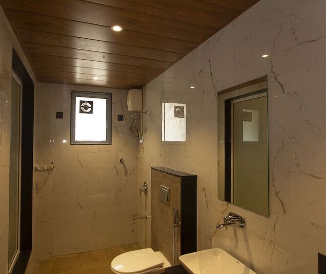 호텔 Monarch Montvert Rabale