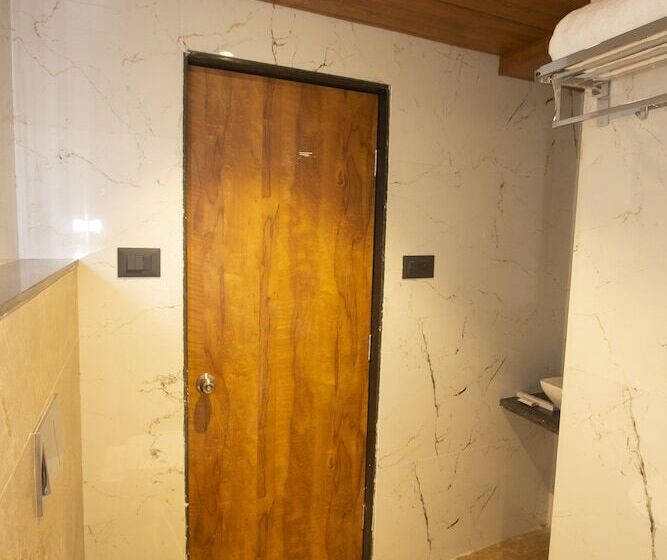 호텔 Monarch Montvert Rabale