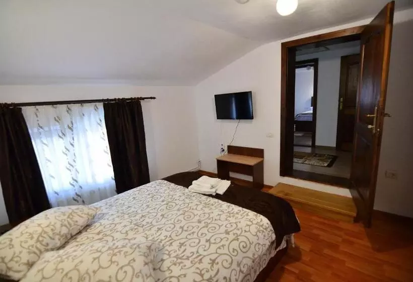 Majatalo Casa Cu Magnolii