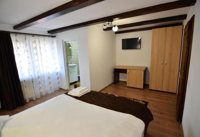 Пансион Casa Cu Magnolii