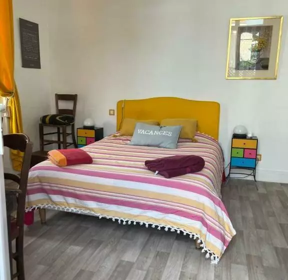 Majatalo Chambre Sur La Falaise De Pontaillac