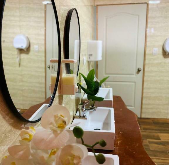 بنسيون Hostal Treile