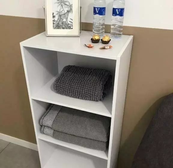 ペンション Studette De 17m2 Avec Parking Privé Gratuit Climatisation Et Petite Cuisine