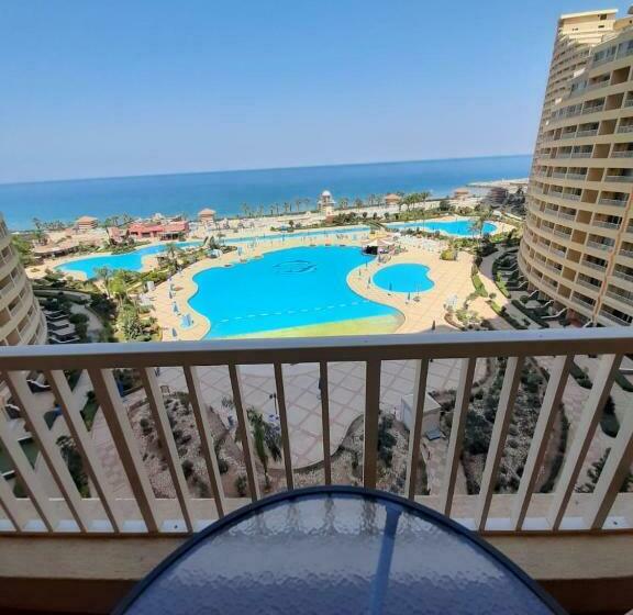 Pirameds Porto For Family Only