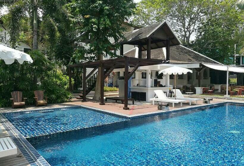 Sandhana Samet Resort