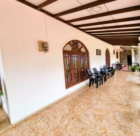 Bed and Breakfast Ivory Bloom Resort