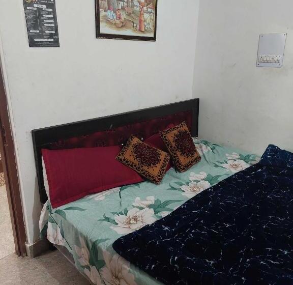 Hotelli Oyo 80775 H Up Inn