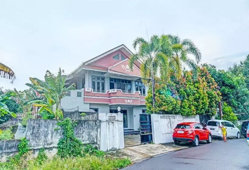 هتل Oyo 92189 Wisma Inayah Syariah