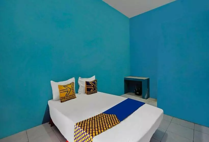 Hotelli Spot On 92202 Kost Auto Syariah Anggaswangi