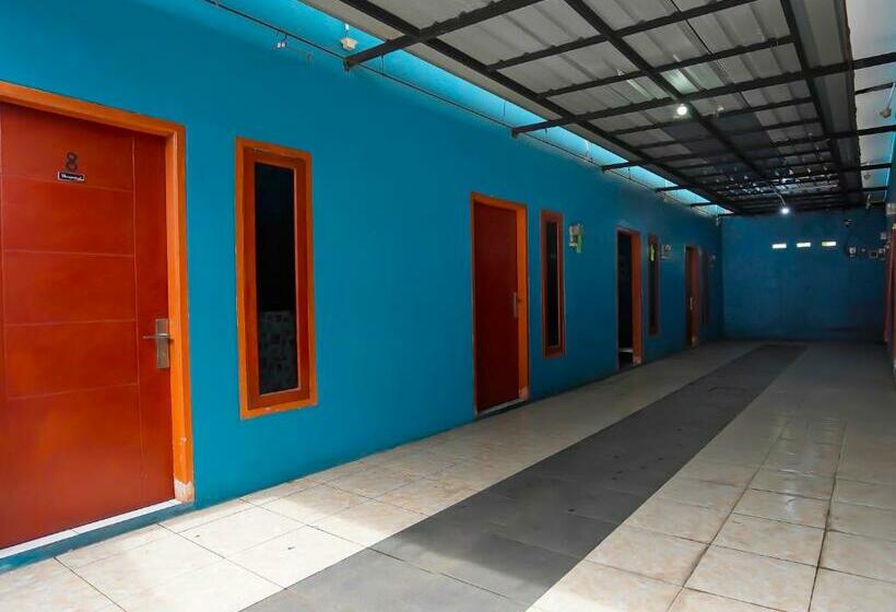 فندق Spot On 92202 Kost Auto Syariah Anggaswangi