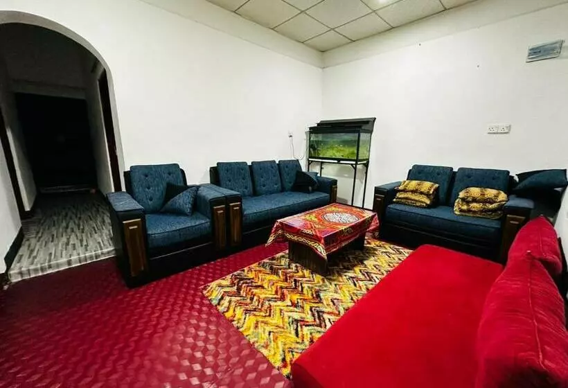 ペンション Aathil Guest House