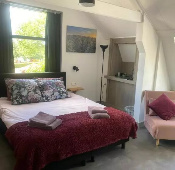 ベッドアンドブレックファースト De Bloesem