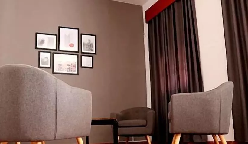 ホテル Hostal Restaurante El Paisano