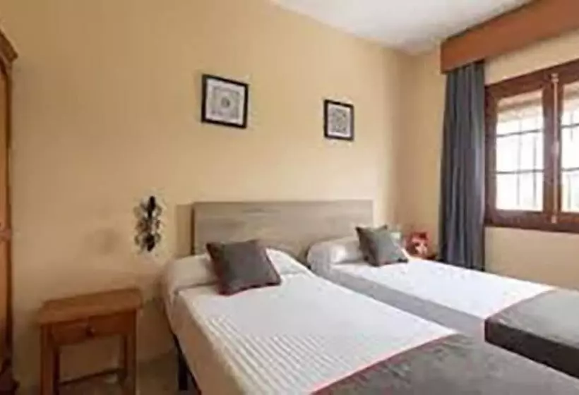 ホテル Hostal Restaurante El Paisano