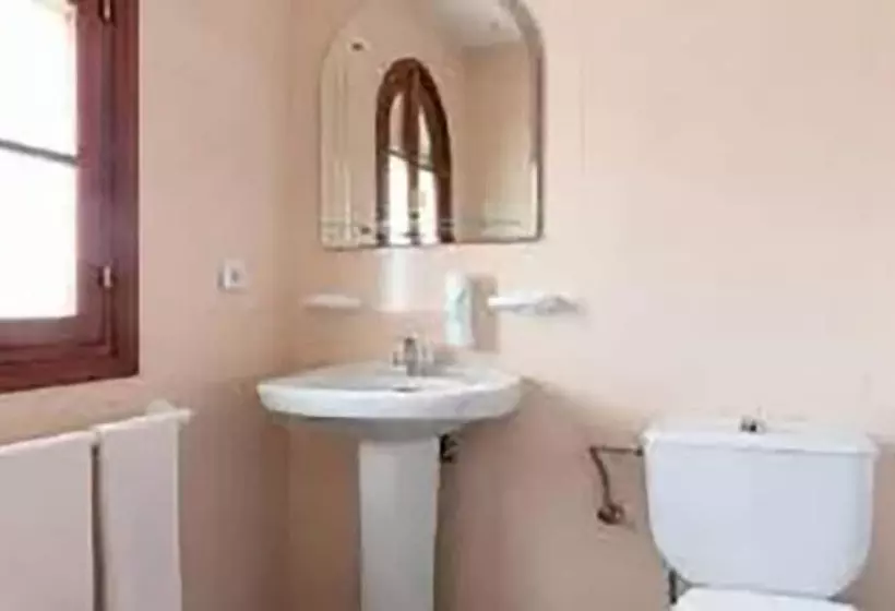 ホテル Hostal Restaurante El Paisano