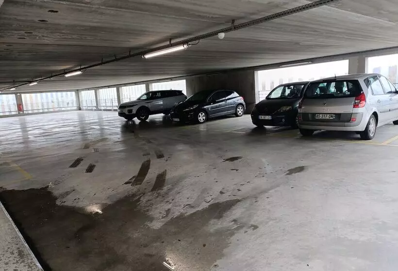 ホテル Ibis Bourgoin Jallieu Medipole