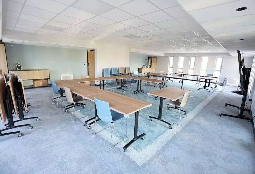 ホテル Ibis Bourgoin Jallieu Medipole