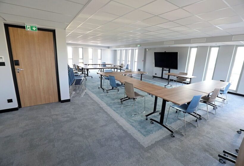 ホテル Ibis Bourgoin Jallieu Medipole