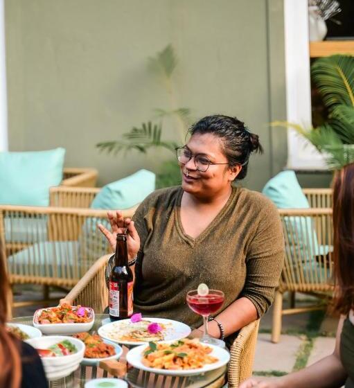 호텔 Locomo Boutique, Morjim Stay Work Eat