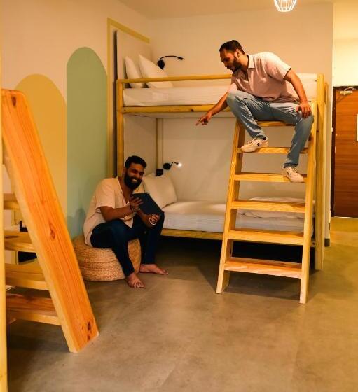 호텔 Locomo Boutique, Morjim Stay Work Eat