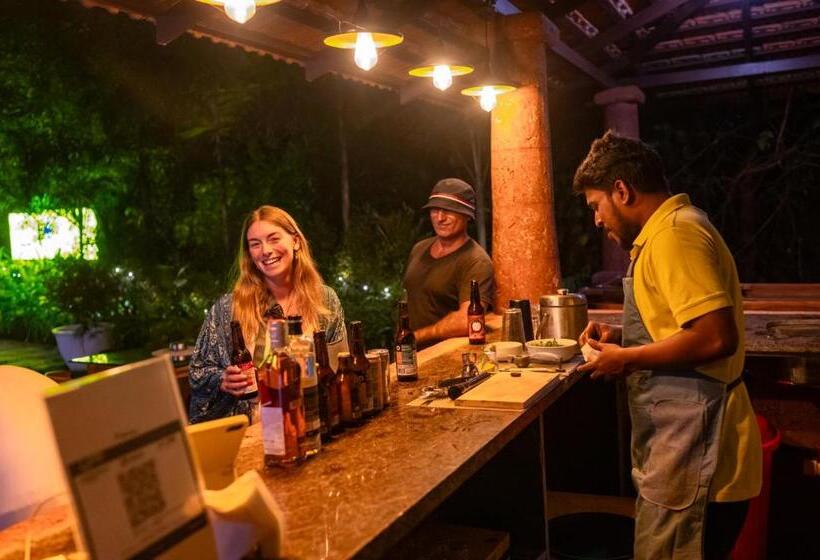 호텔 Locomo Boutique, Morjim Stay Work Eat