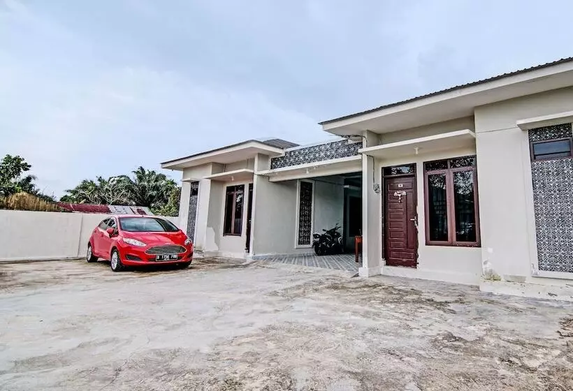 ホテル Oyo 92176 Sandira Syariah