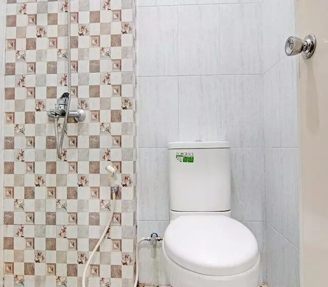 ホテル Oyo 92176 Sandira Syariah