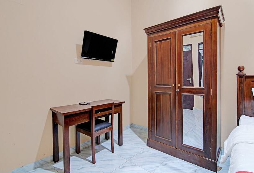 Hotel Oyo 92176 Sandira Syariah