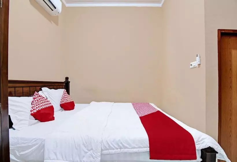 ホテル Oyo 92176 Sandira Syariah