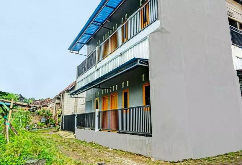 Hotelli Spot On 92168 Kost Pak Suyatno Syariah