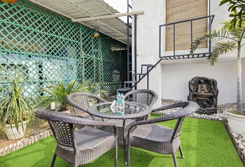 בית מלון כפרי Treebo Prime Elight