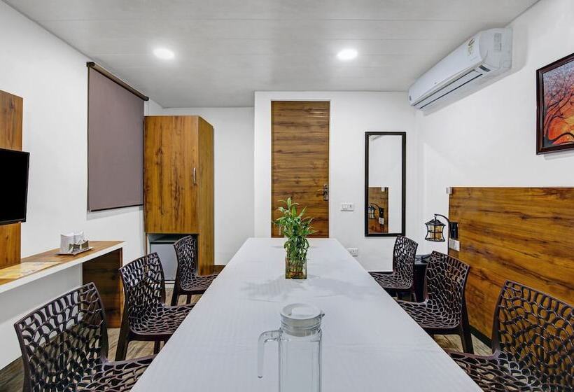 בית מלון כפרי Treebo Prime Elight