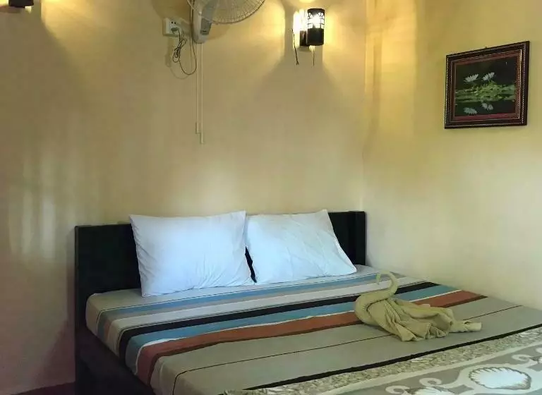 پانسیون Captain Chim S Guest House