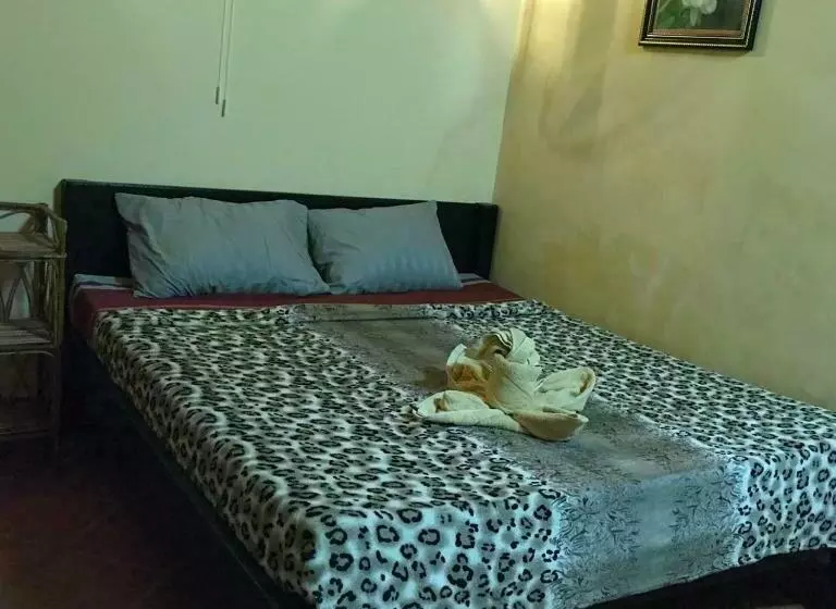 پانسیون Captain Chim S Guest House