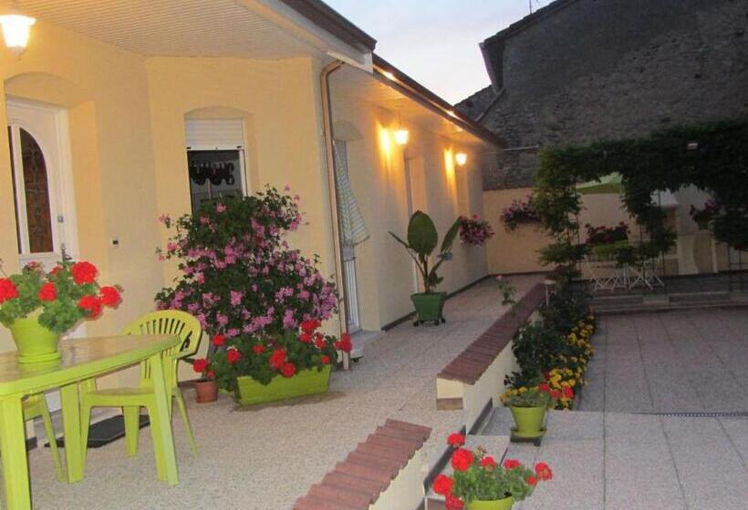 بنسيون Charmante Chambres D Hôtes Au Cœur Des Côtes De Toul, Proche Parc Lorraine & A31   Fr 1 584 189