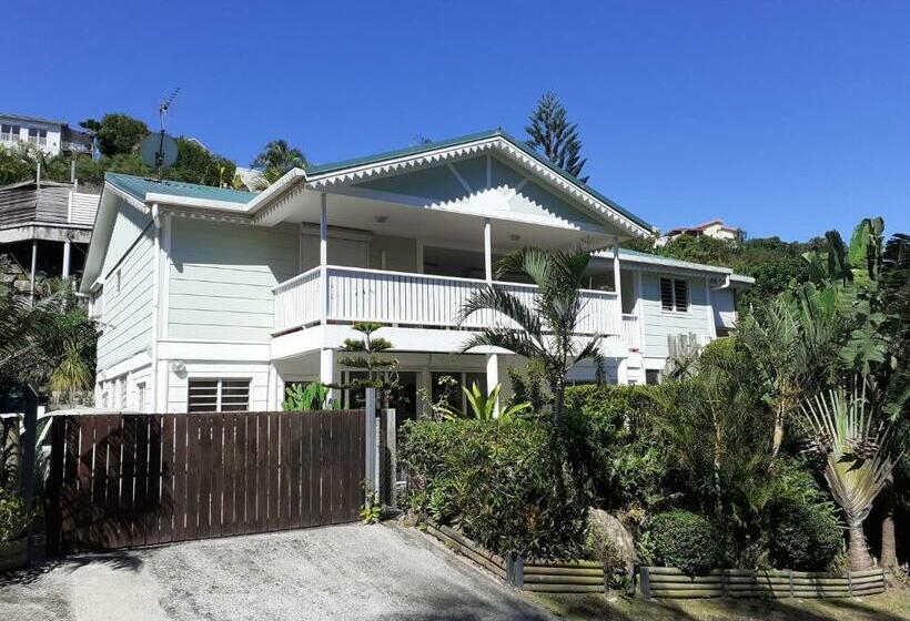 تختخواب و صبحانه Chez Françoise