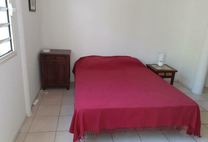 تختخواب و صبحانه Chez Françoise