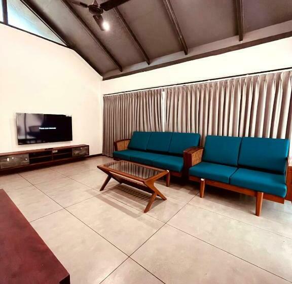 Crystal Kuruva Nature Resort & Spa